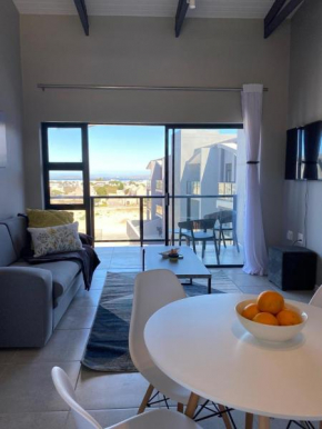 Lagoon Views Luxury Apartment